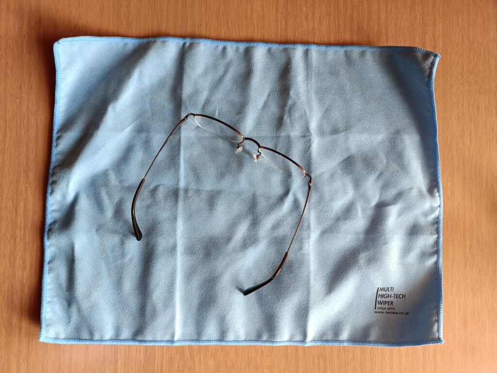 サンワサプライ クリーニングクロス 超極細繊維 大判タイプ(30×40cm) 液晶画面/スマホ/メガネ/CD・DVD/レンズ DK-KC5