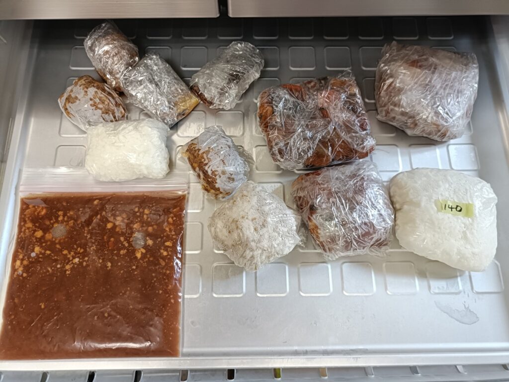 冷凍庫内最上段の引き出し